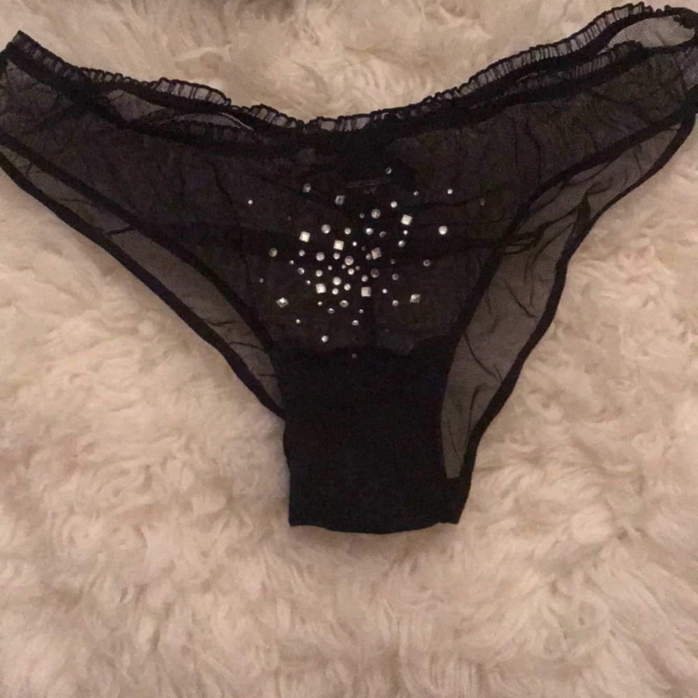 Lingerie - Picture 3 of 4